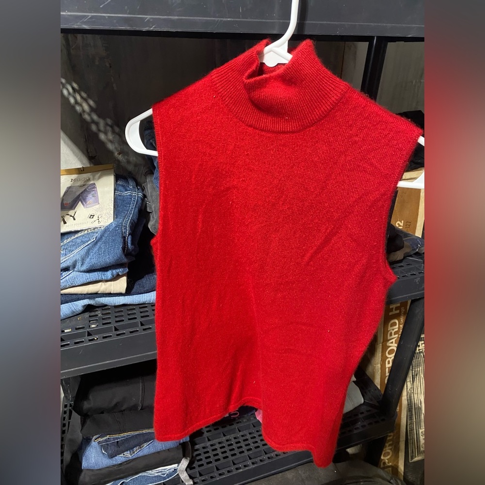 Tomato high neck shirt